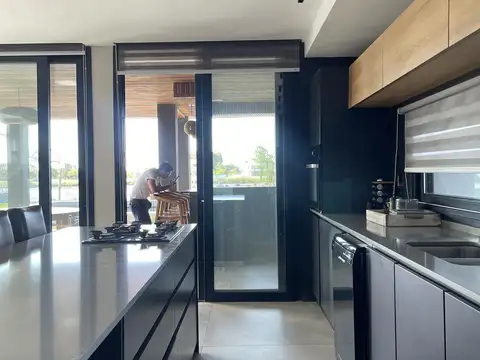 Au Dr. Ricardo Balbín km 31.5 31