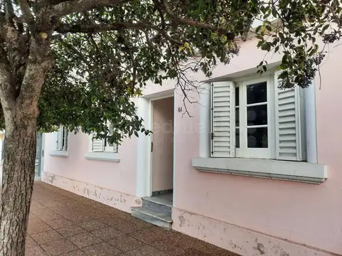 CASA DE 2 DORMITORIOS EN PLANTA BAJA CENTRO DE CHASCOMUS