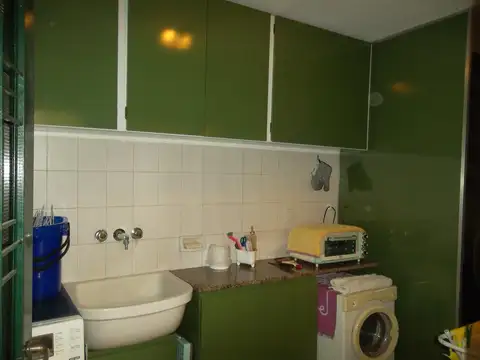 VENTA DE CASA CINCO AMBIENTES.