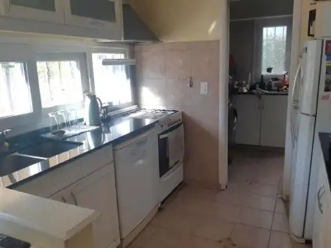 Casa 5 ambientes con 6 baños