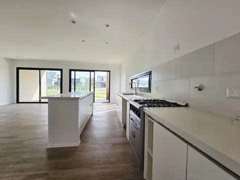 CASA EN VENTA EN SANTA ELISA - PILAR DEL ESTE