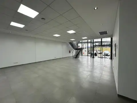 Estéban Echeverria  al 4200