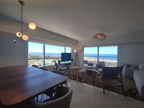 Apartamento en venta de 3 dormitorios c/ cochera en P. Ballena