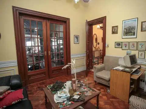 Casa en Venta con 4 cocheras