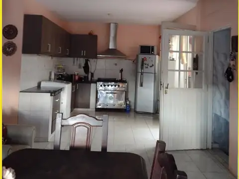 LOCAL DE 100 M2 CON VIVIENDA 4 AMBIENTES PLANTA ALTA