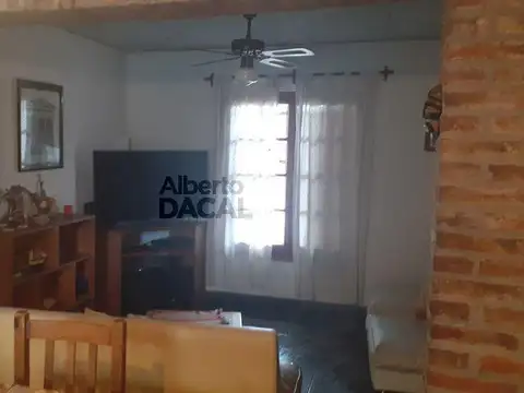Casa 4 ambientes con 1 baño