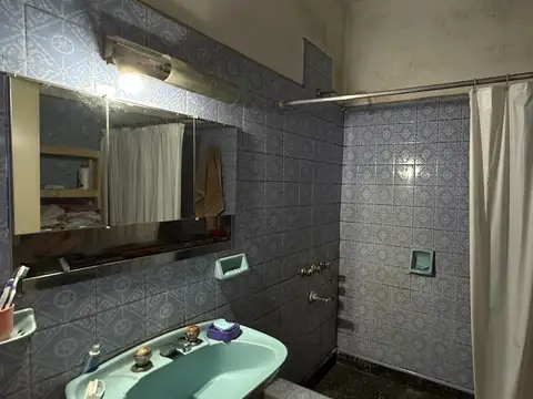 Casa 5 ambientes con 3 baños