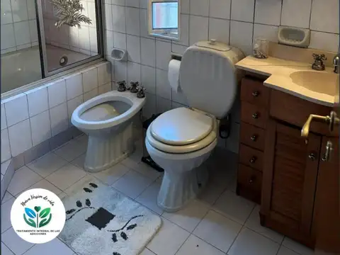 VENTA CASA 4 AMB. C/ COCHERA JARDIN PILETA Y SPA EN CASEROS