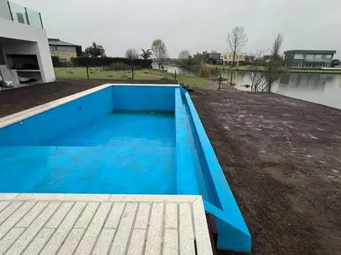 Casa en Venta en El Cantón - Barrio Golf, USD 425.000