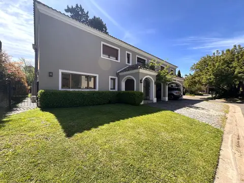 Casa en Alquiler de 4 dormitorios