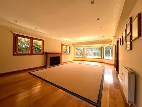 Casa en Alquiler en La Horqueta, USD 7.000