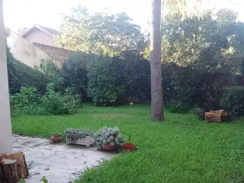 EN VENTA HERMOSA PROPIEDAD EN LA REJA, CONSTA DE 2 DORMITORIOS AMPLIOS, HERMOSO PARQUE - FICHA 9926