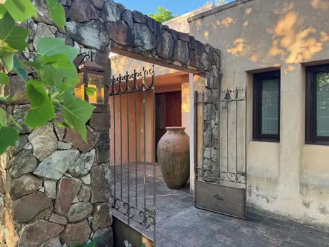 Casa en Venta con 1 cochera