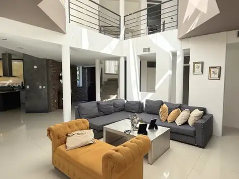 Casa en Alquiler de 4 dormitorios