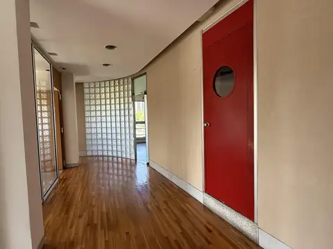 Oficina en Alquiler al Este