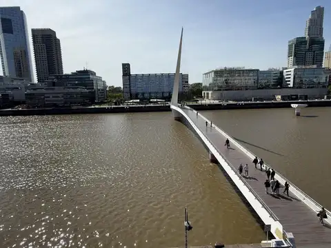 Oficina con Vista al puente de la mujer! Puerto Madero
