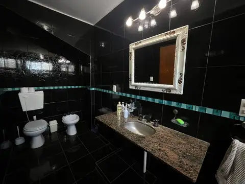 CASA 4 AMBIENTES APTA CREDITO EN VENTA ADROGUE