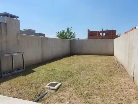 Casa en Venta en Prados De Manantiales, USD 145.000