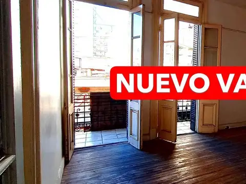 Hermoso PH a refaccionar VENTA Plaza Flores SUBTE