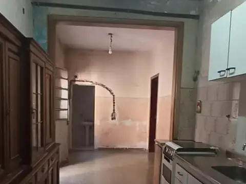 PH AL FRENTE - 3 AMBIENTES C/GARAGE  A REFACCIONAR