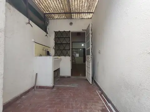 San Luis 100, Piso P. B.