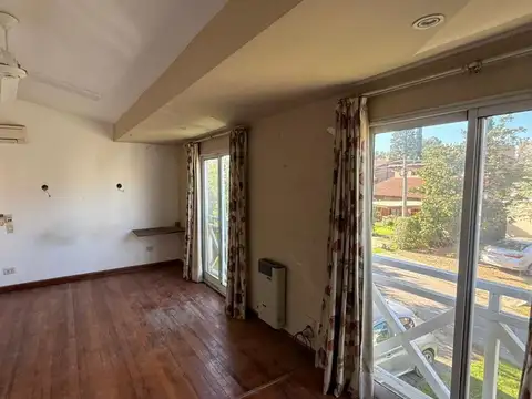 VENTA DE CASA 4 AMB + QUINCHO CON PARRILLA