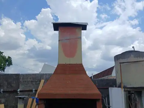 Casa 5 ambientes con 1 baño