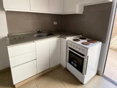 Departamento en Alquiler en Jose Leon Suarez, $ 700.000