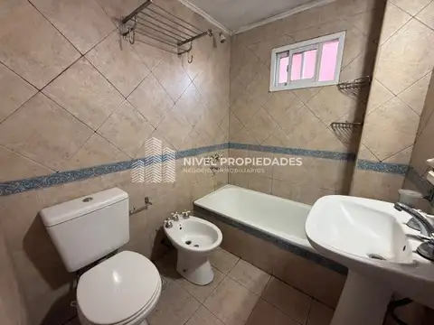 Departamento en Alquiler en Haedo, $ 400.000