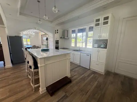 Casa 4 ambientes con 3 baños