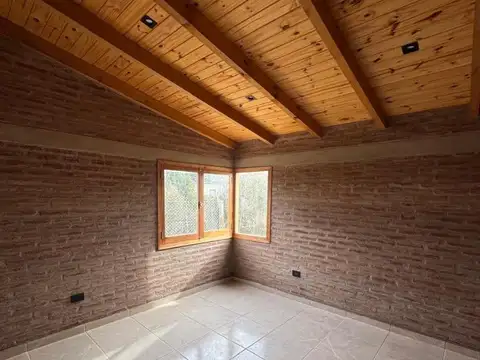 Casa 3 ambientes con 1 baño