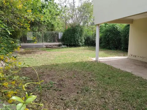 Oficina en Alquiler con 1 cochera