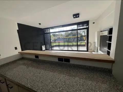 Mariano Castex 4500, Piso 0