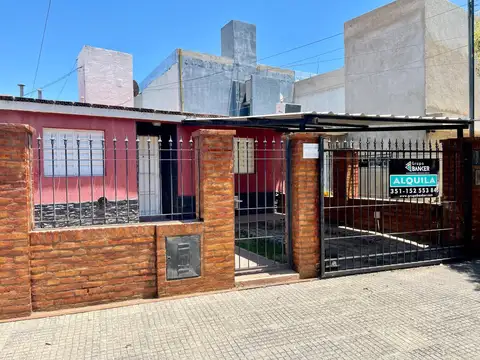 CASA 2 DORMITORIOS EN ALQUILER YOFRE