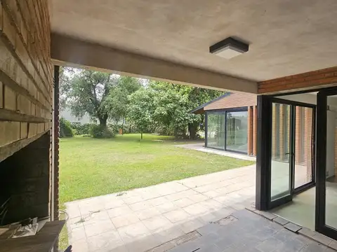 Casa en Alquiler en Roldan, USD 900