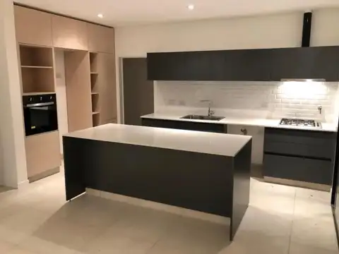 Casa en Alquiler al Este