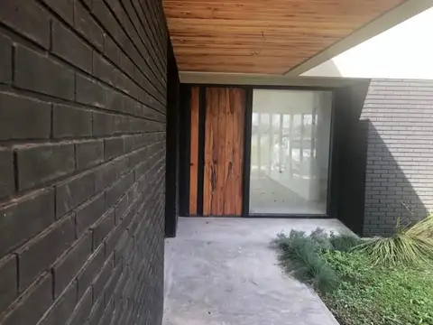 Casa en Alquiler de 3 dormitorios