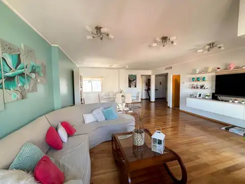 Departamento en Venta de 4 dormitorios