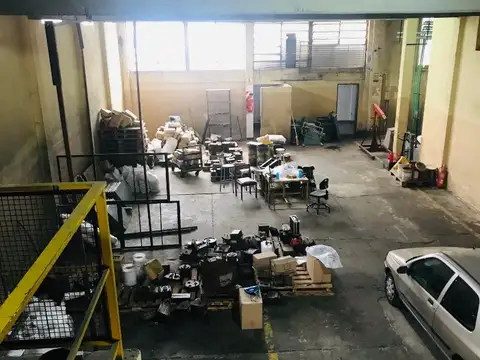 PLANTA INDUSTRIAL, GALPON CON VIVIENDA Y OFICINAS. 1400m2