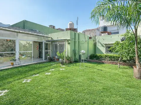 PH · Venta · 5 ambientes · Cochera · Jardín · Quincho · Patio · Villa Madero