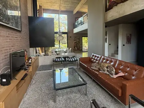 Casa 6 ambientes con 3 baños