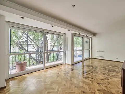 4 ambientes en Recoleta. Balcón. Luminoso.