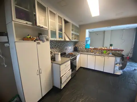 Casa 6 ambientes con 3 baños