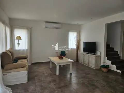 Casa 4 ambientes con 3 baños