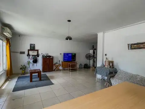 Casa 5 ambientes con 1 baño
