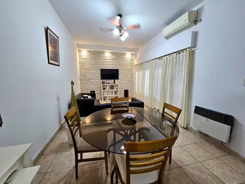 Casa en Alquiler con 1 cochera