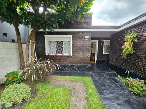 Casa en Alquiler en Villa Ballester, $ 1.200.000