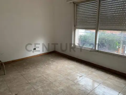 Local en Venta 61 años