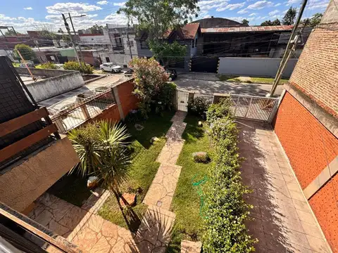Depto Tipo Casa en Venta con 1 cocheras