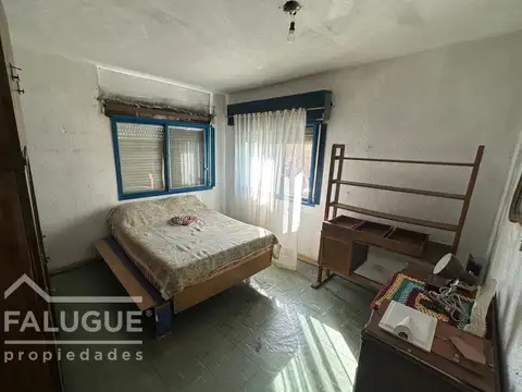 Casa 6 ambientes con 3 baños